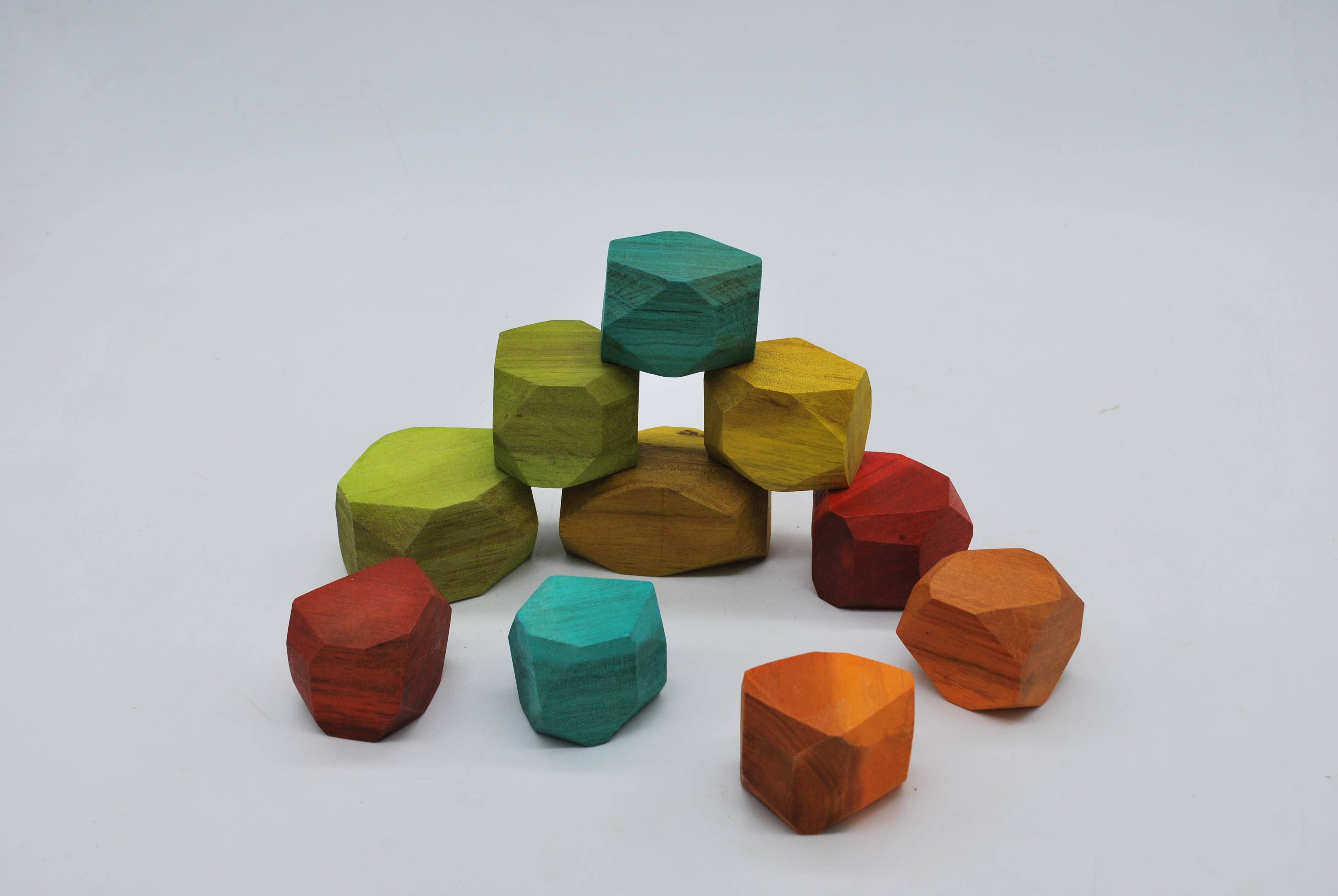 Houten gekleurde edelstenen