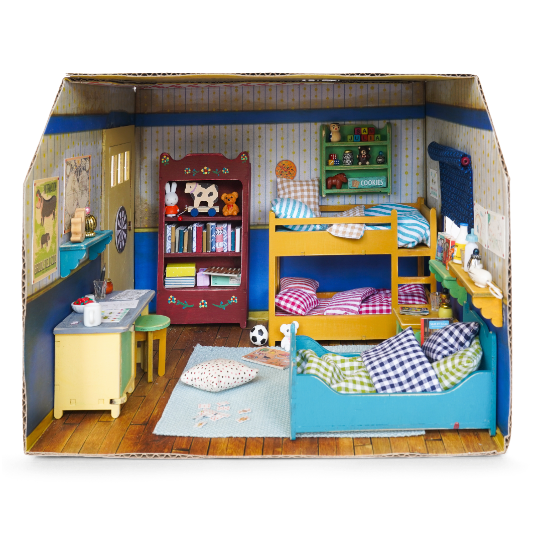 Kindervriendelijk doe-het-zelf poppenhuis - Kartonnen slaapkamer