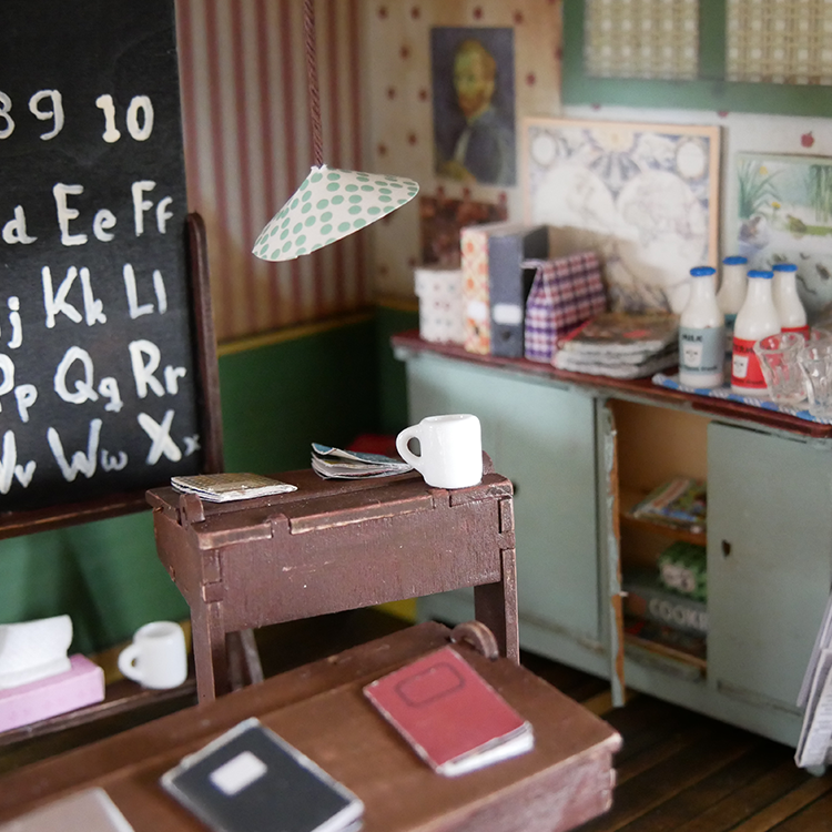 Kinderen doe-het-zelf meubelset voor poppenhuis - klaslokaal (Schaal 1:12)