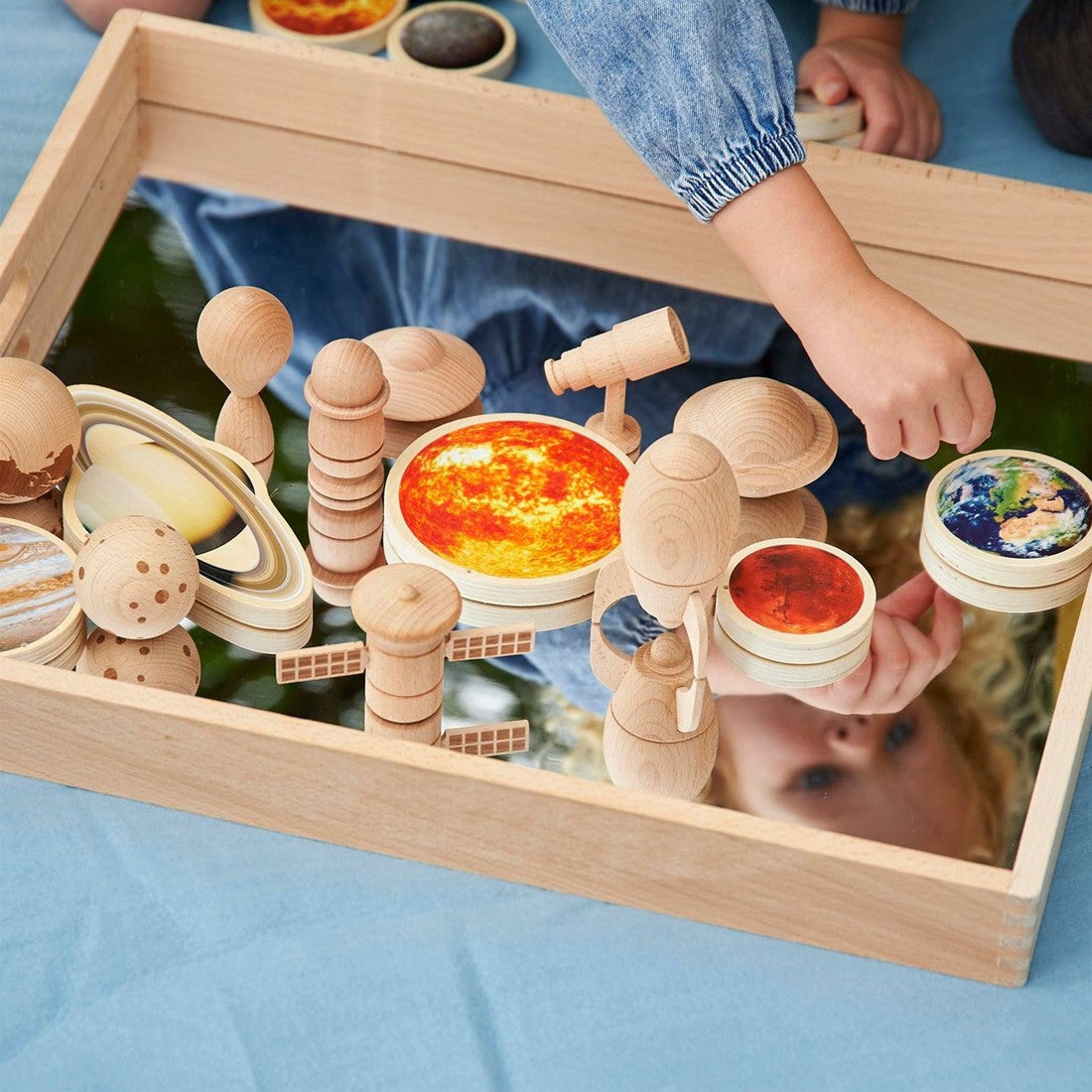 Houten zonnestelselschijven