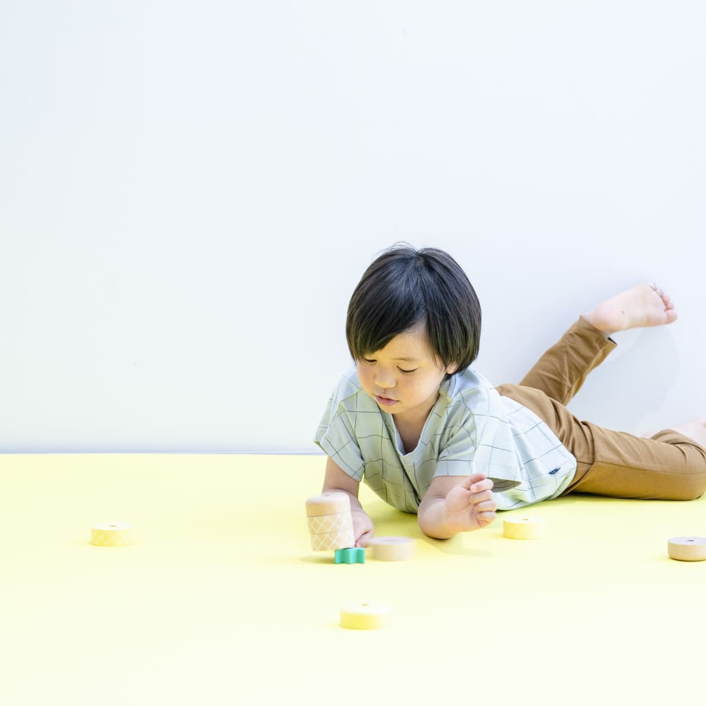 Aloha ananasspeelgoed om te gooien en te stapelen